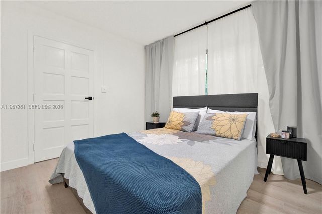 51 NE 56th Ct, Oakland Park, FL 33334