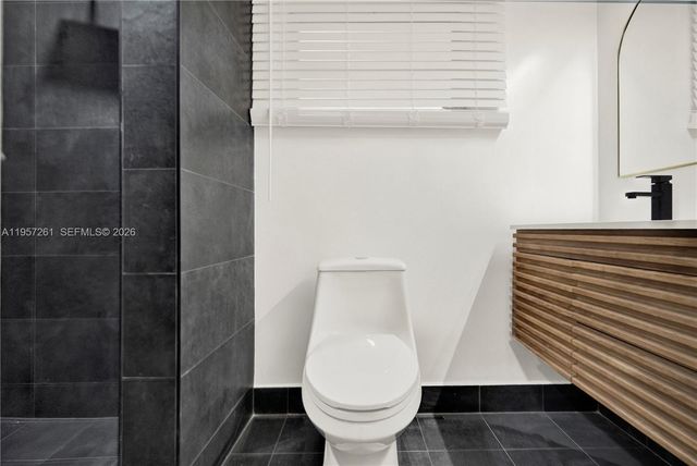 51 NE 56th Ct, Oakland Park, FL 33334