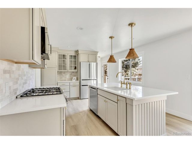 7652 S Gallup Ct, Littleton, CO 80120