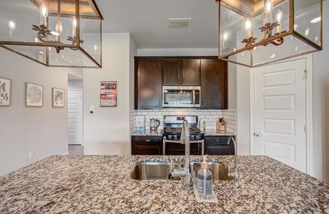 3742 Canyon Shore Lane, Missouri City, TX 77459