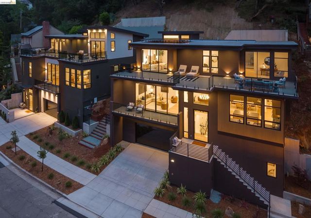 1667 Trestle Glen Rd, Oakland, CA 94610