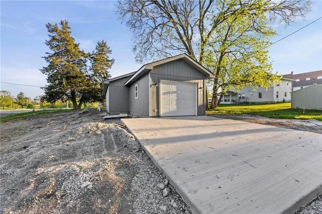 312 E 5th Street, Edgerton, KS 66021