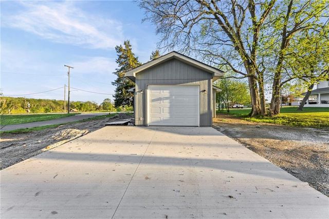 312 E 5th Street, Edgerton, KS 66021