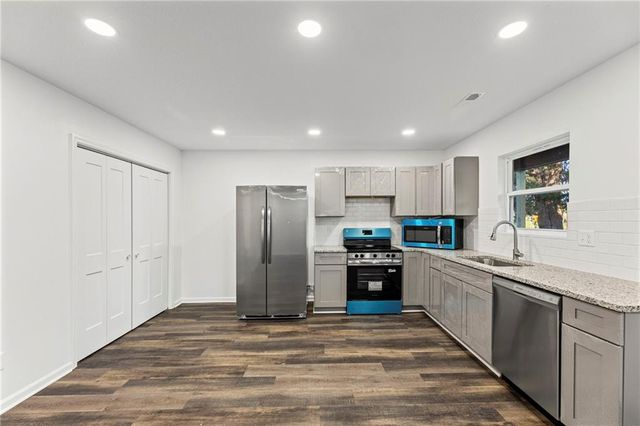 312 E 5th Street, Edgerton, KS 66021