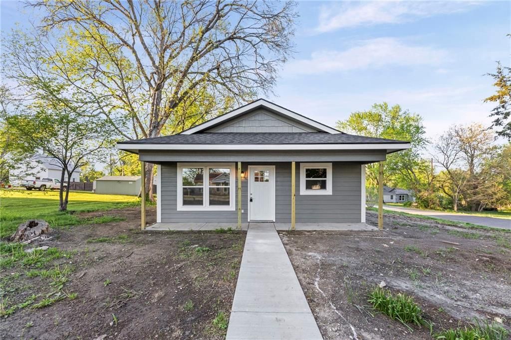 312 E 5th Street, Edgerton, KS 66021