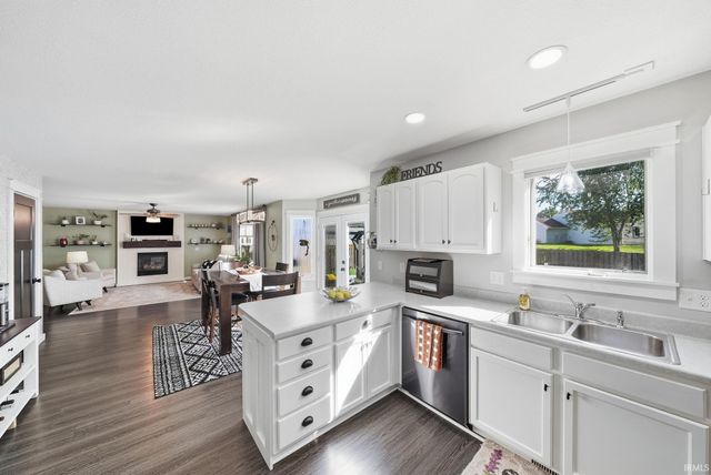 3321 Cilantro Cove, Fort Wayne, IN 46818