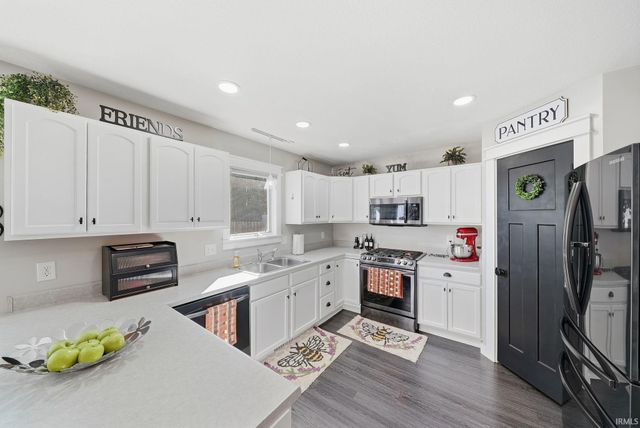 3321 Cilantro Cove, Fort Wayne, IN 46818