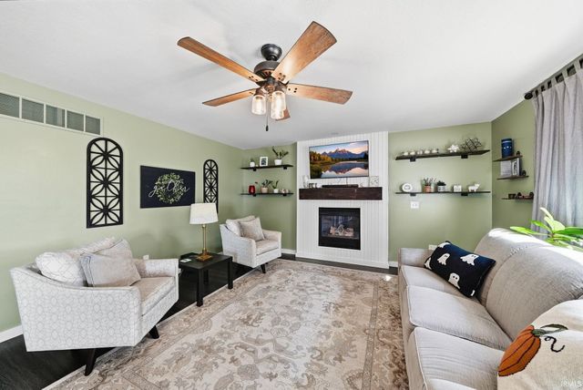 3321 Cilantro Cove, Fort Wayne, IN 46818