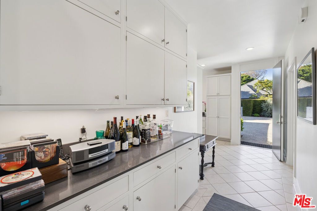 Image 12 of property listing at 2079 Birnam Wood Drive, Santa Barbara, CA 93108