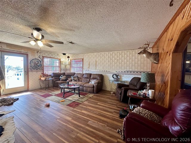 5924 Kickapoo Avenue, Kingston, OK 73439