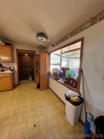 5924 Kickapoo Avenue, Kingston, OK 73439