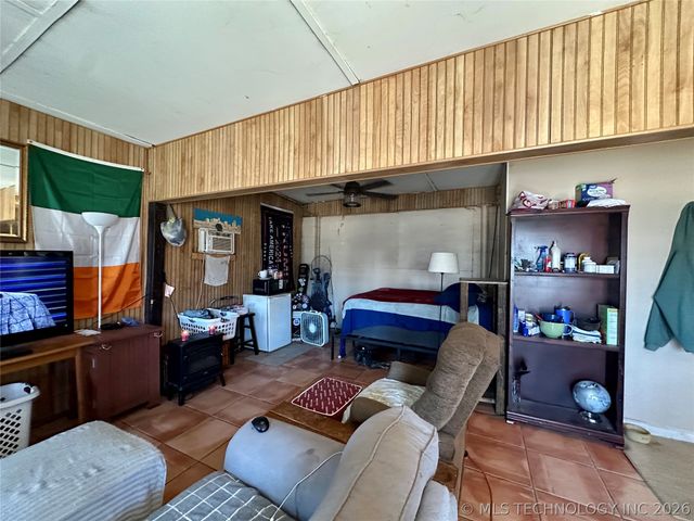 5924 Kickapoo Avenue, Kingston, OK 73439