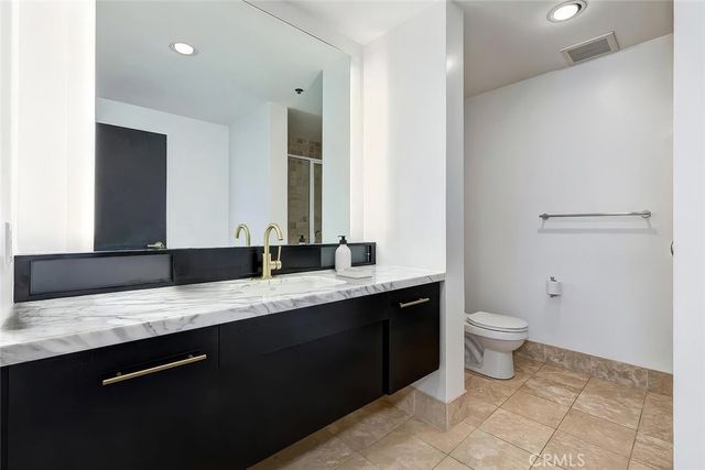 1111 S Grand Avenue 511, Los Angeles, CA 90015