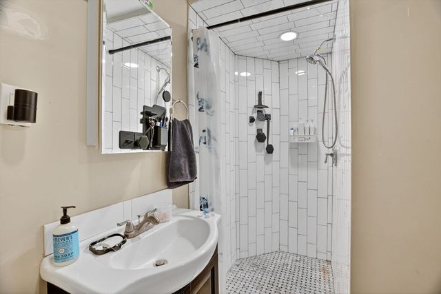 15 Aberdeen AB, Boston, MA 02215