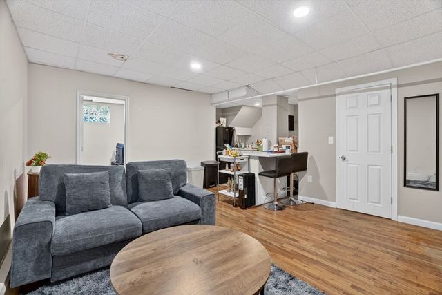 15 Aberdeen AB, Boston, MA 02215