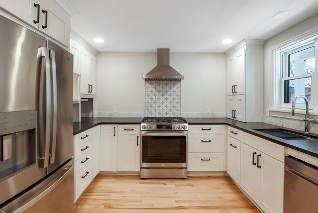 910 3rd STREET, Milwaukee, WI 53204