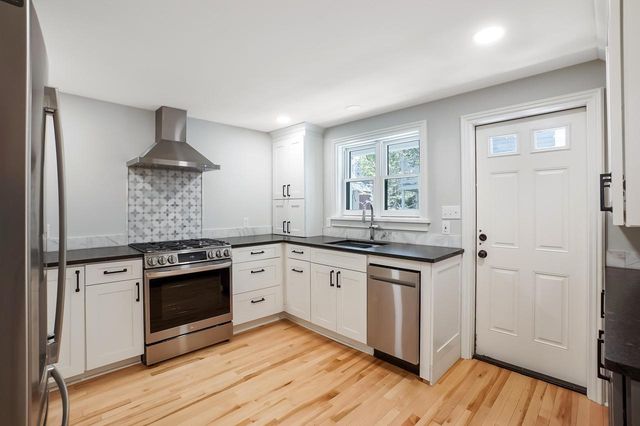 910 3rd STREET, Milwaukee, WI 53204
