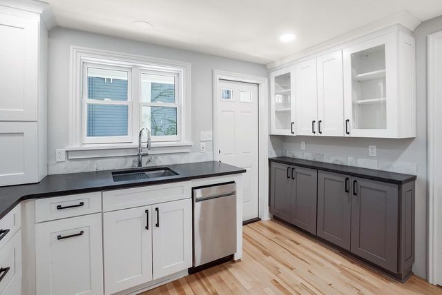 910 3rd STREET, Milwaukee, WI 53204