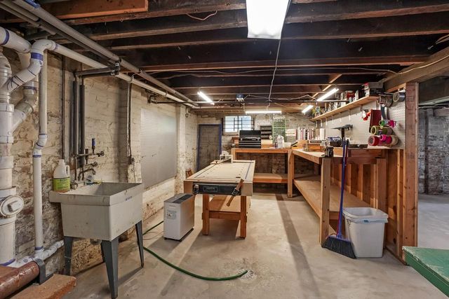 910 3rd STREET, Milwaukee, WI 53204