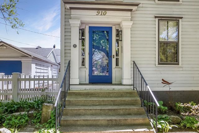 910 3rd STREET, Milwaukee, WI 53204
