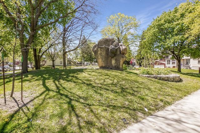 910 3rd STREET, Milwaukee, WI 53204