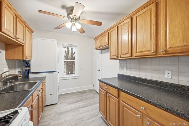 359 Orangeburg Road 2, Pearl River, NY 10965