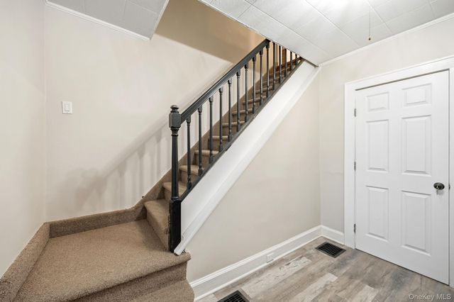 359 Orangeburg Road 2, Pearl River, NY 10965