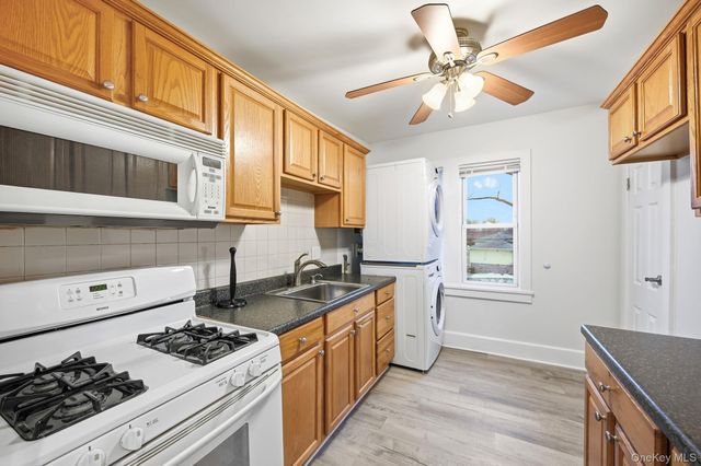 359 Orangeburg Road 2, Pearl River, NY 10965