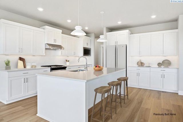 2779 Centerline Ave, Richland, WA 99354