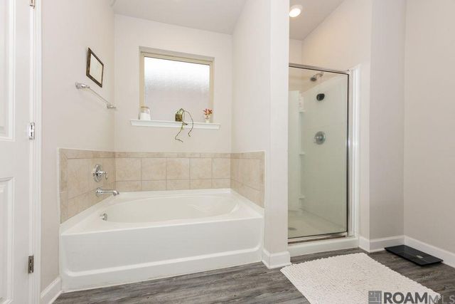 6443 Tiger Pointe Dr, Baton Rouge, LA 70817
