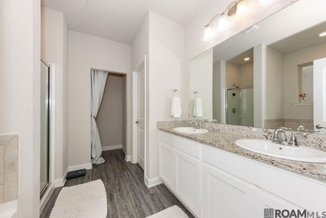 6443 Tiger Pointe Dr, Baton Rouge, LA 70817