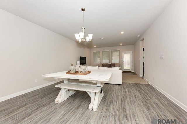 6443 Tiger Pointe Dr, Baton Rouge, LA 70817