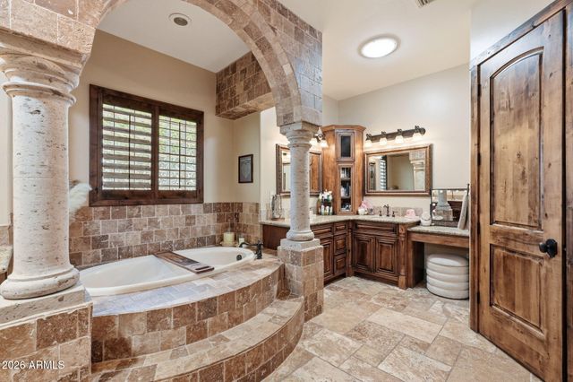 6561 S OAKWOOD Way, Gilbert, AZ 85298