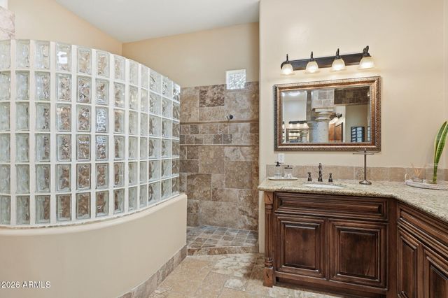 6561 S OAKWOOD Way, Gilbert, AZ 85298