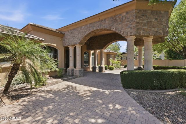6561 S OAKWOOD Way, Gilbert, AZ 85298