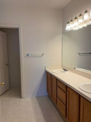 1452 Fox Pointe Circle, Ann Arbor, MI 48108