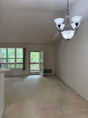 1452 Fox Pointe Circle, Ann Arbor, MI 48108