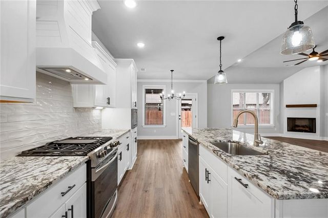 3306 SW Rosemont Avenue, Bentonville, AR 72713