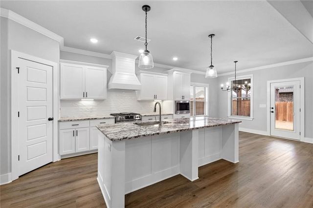 3306 SW Rosemont Avenue, Bentonville, AR 72713