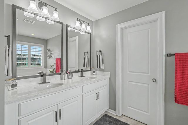 462 Spectrum Road, Summerville, SC 29486