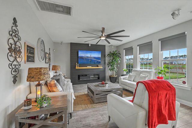 462 Spectrum Road, Summerville, SC 29486