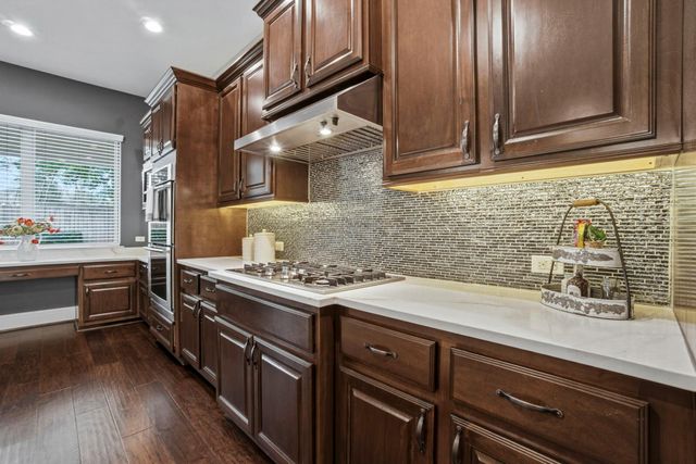 75 W Sawyer Ridge Drive, Spring, TX 77389