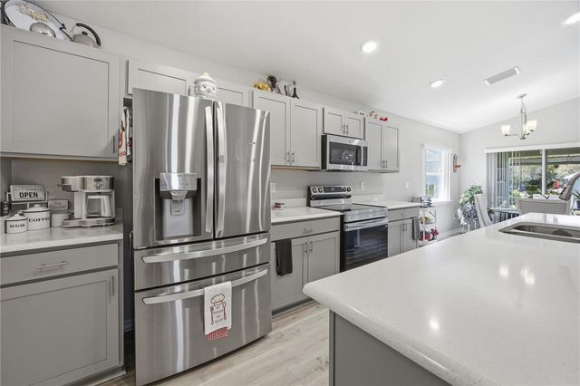 9020 SE 42ND COURT, Ocala, FL 34480