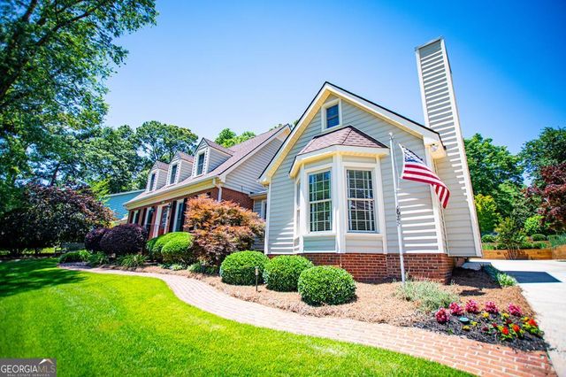 423 N Lakeshore Drive, Carrollton, GA 30117