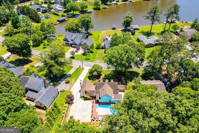 423 N Lakeshore Drive, Carrollton, GA 30117