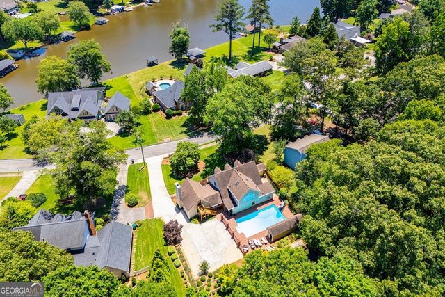423 N Lakeshore Drive, Carrollton, GA 30117