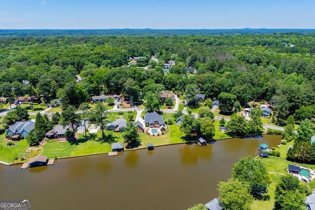 423 N Lakeshore Drive, Carrollton, GA 30117