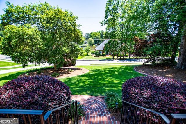 423 N Lakeshore Drive, Carrollton, GA 30117