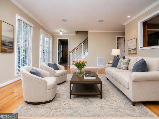423 N Lakeshore Drive, Carrollton, GA 30117