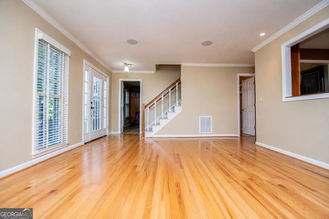 423 N Lakeshore Drive, Carrollton, GA 30117